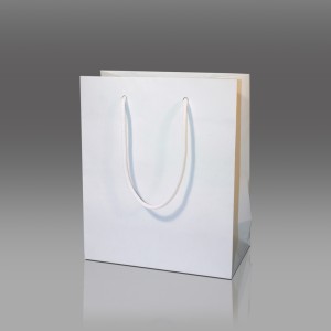 Pap�rt�ska 20�24 cm, feh�r